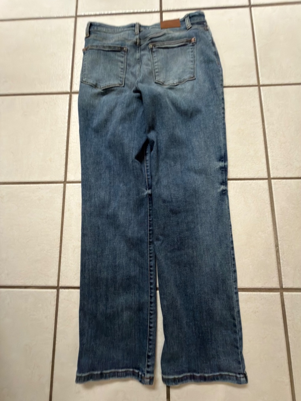 $75 Judy Blue (Los Angeles) Dad distressed jeans size 13/31 - Picture 4 of 11